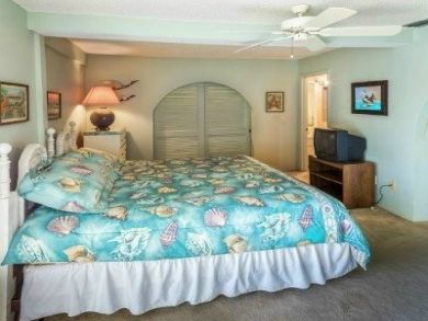 Two Bedroom Sits Along The Gulf